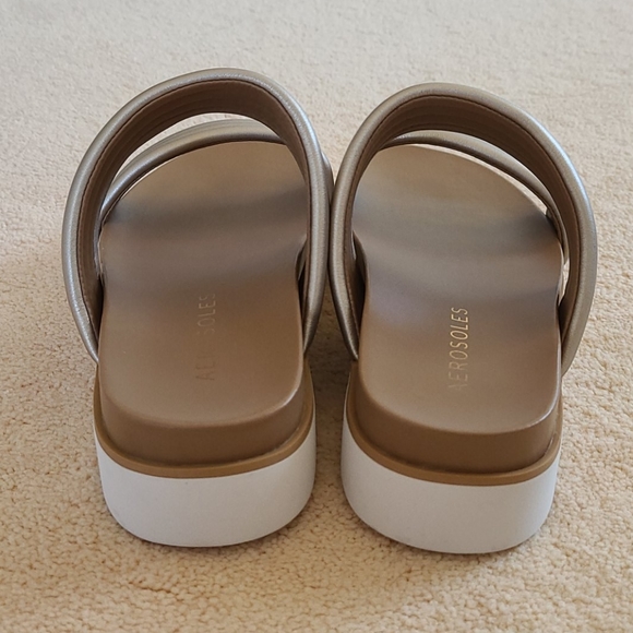 AEROSOLES Gold Puffer Strap Kinnelon Sandal - Picture 4 of 8